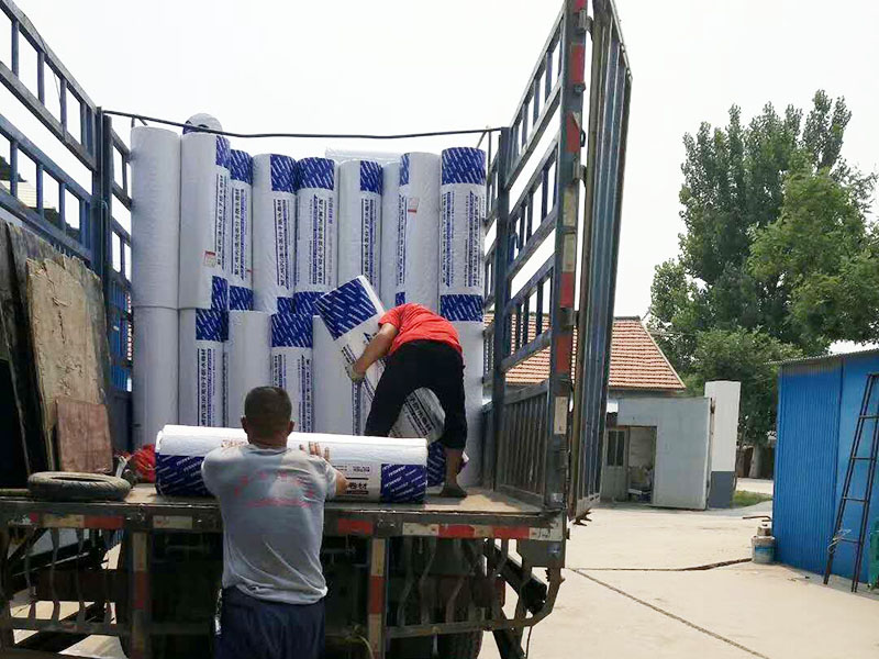 聚乙烯丙（滌）綸防水卷材發(fā)貨案例