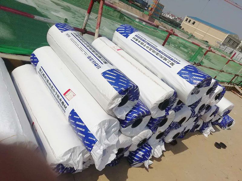 聚乙烯丙（滌）綸防水卷材